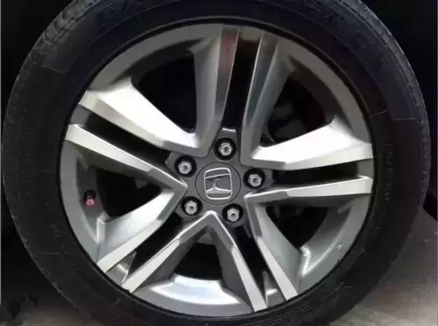 洗車的這個(gè)小習(xí)慣 能讓車子爆胎的幾率增加5倍！