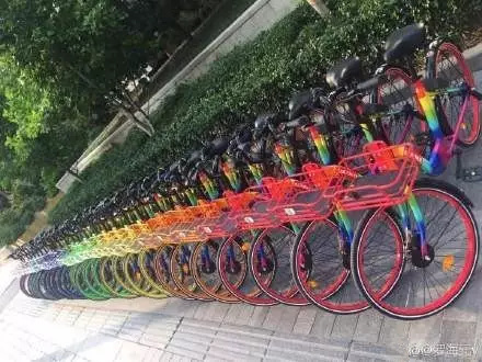 七彩單車。