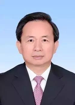 李干杰，男，漢族，1964年11月出生，湖南望城人，1984年加入中國共產(chǎn)黨，研究生學(xué)歷，工學(xué)碩士，高級工程師。